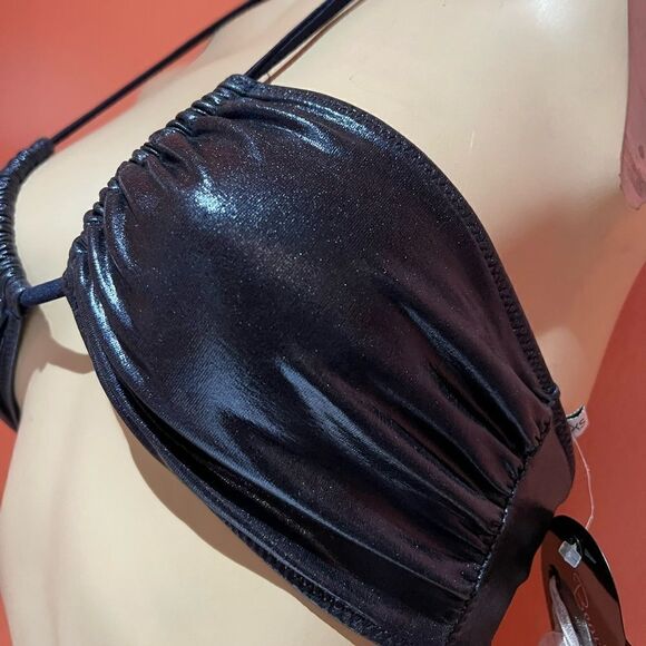 Beach bunny bikini top!! - Picture 3 of 5